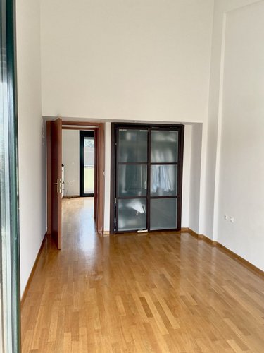 Εντοιχισμένη ντουλάπα τρίτου δωματίου Εντοιχισμένη ντουλάπα τρίτου δωματίου