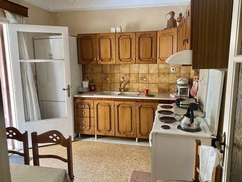 προς πώληση διαμέρισμα 108.000,00€ ΠΟΛΙΧΝΗ (κωδ. Α-2875)