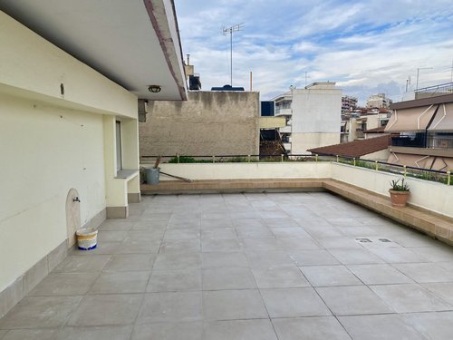 Μπαλκόνι τύπου Roof garden σαλονοκουζίνας